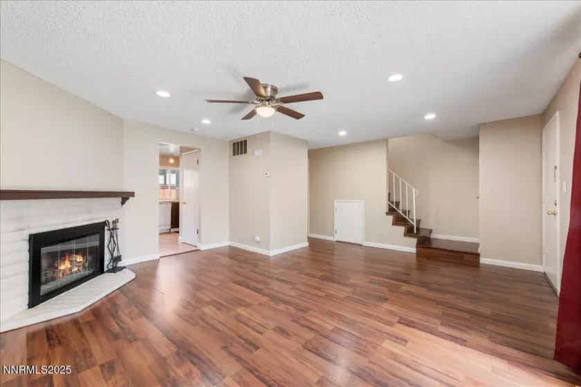 850 Woodberry, Sparks, Nevada 89434, 3 Bedrooms Bedrooms, ,2 BathroomsBathrooms,Residential,Residential,Woodberry,250053647