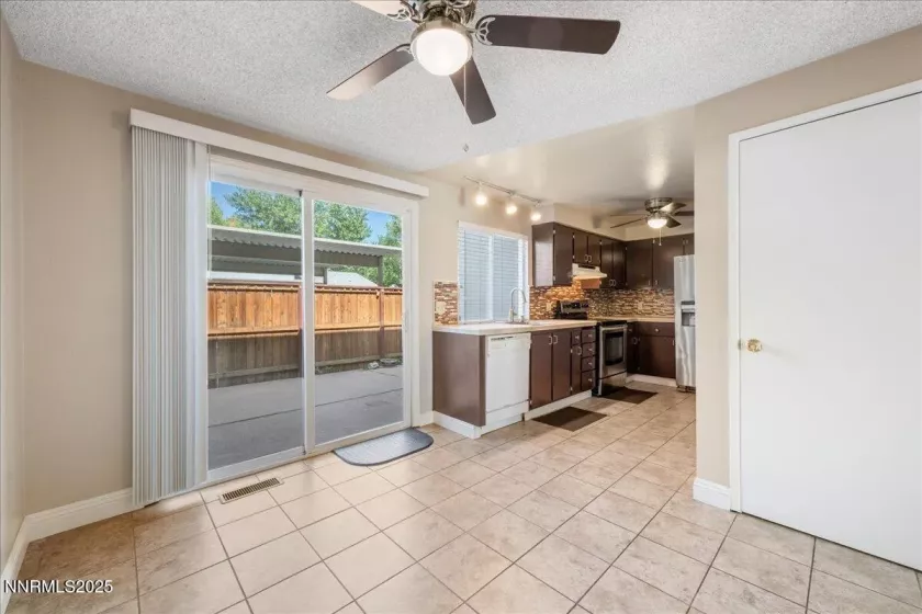 850 Woodberry, Sparks, Nevada 89434, 3 Bedrooms Bedrooms, ,2 BathroomsBathrooms,Residential,Residential,Woodberry,250053647