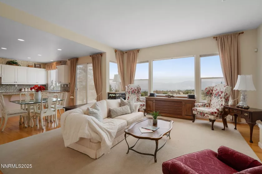 3206 Old Coach, Reno, Nevada 89511, 2 Bedrooms Bedrooms, ,3 BathroomsBathrooms,Residential,Residential,Old Coach,250053658