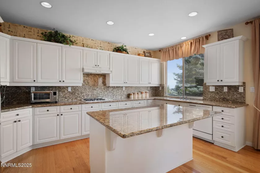 3206 Old Coach, Reno, Nevada 89511, 2 Bedrooms Bedrooms, ,3 BathroomsBathrooms,Residential,Residential,Old Coach,250053658