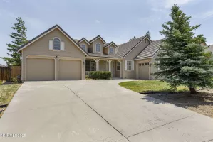 3206 Old Coach, Reno, Nevada 89511, 2 Bedrooms Bedrooms, ,3 BathroomsBathrooms,Residential,Residential,Old Coach,250053658