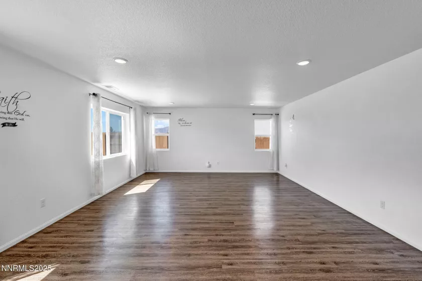 2278 Evelynn, Fernley, Nevada 89408, 3 Bedrooms Bedrooms, ,3 BathroomsBathrooms,Residential,Residential,Evelynn,250053661