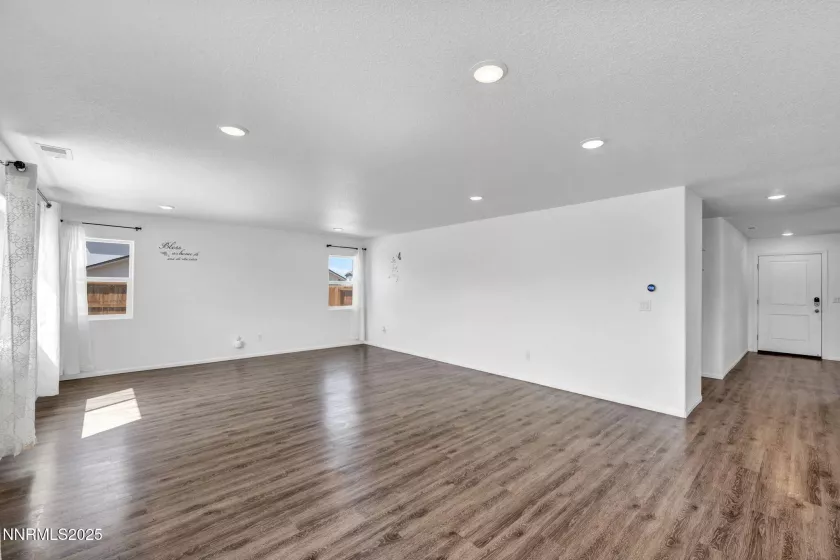 2278 Evelynn, Fernley, Nevada 89408, 3 Bedrooms Bedrooms, ,3 BathroomsBathrooms,Residential,Residential,Evelynn,250053661