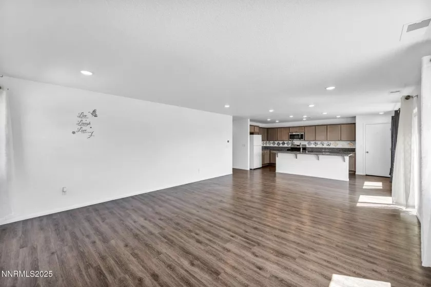 2278 Evelynn, Fernley, Nevada 89408, 3 Bedrooms Bedrooms, ,3 BathroomsBathrooms,Residential,Residential,Evelynn,250053661