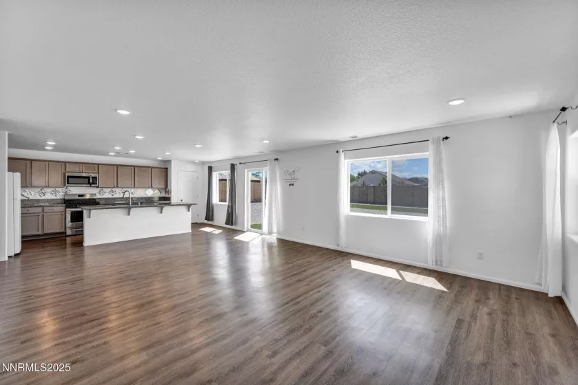2278 Evelynn, Fernley, Nevada 89408, 3 Bedrooms Bedrooms, ,3 BathroomsBathrooms,Residential,Residential,Evelynn,250053661