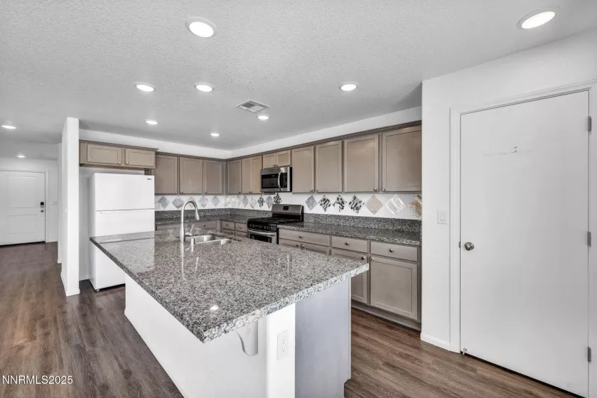 2278 Evelynn, Fernley, Nevada 89408, 3 Bedrooms Bedrooms, ,3 BathroomsBathrooms,Residential,Residential,Evelynn,250053661