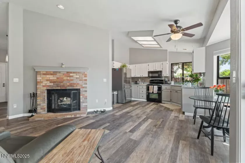 325 Stillwater, Dayton, Nevada 89403, 3 Bedrooms Bedrooms, ,2 BathroomsBathrooms,Residential,Residential,Stillwater,250053669
