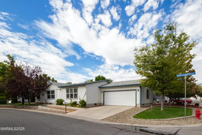 205 Rue De La Chartreuse, Sparks, Nevada 89434, 3 Bedrooms Bedrooms, ,2 BathroomsBathrooms,Residential,Residential,Rue De La Chartreuse,250053671
