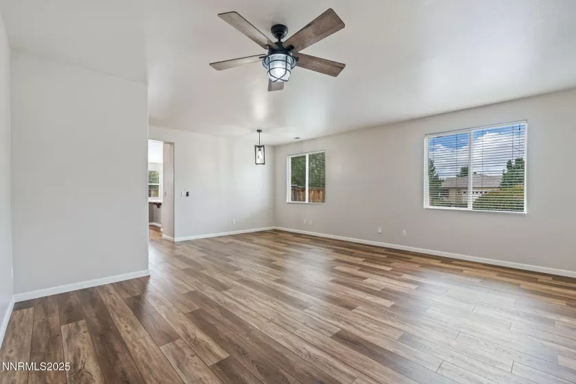 5469 Siltstone, Sparks, Nevada 89436, 4 Bedrooms Bedrooms, ,3 BathroomsBathrooms,Residential,Residential,Siltstone,250053673