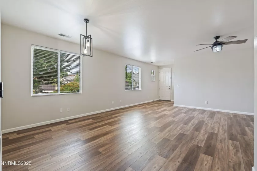 5469 Siltstone, Sparks, Nevada 89436, 4 Bedrooms Bedrooms, ,3 BathroomsBathrooms,Residential,Residential,Siltstone,250053673