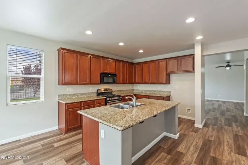 5469 Siltstone, Sparks, Nevada 89436, 4 Bedrooms Bedrooms, ,3 BathroomsBathrooms,Residential,Residential,Siltstone,250053673