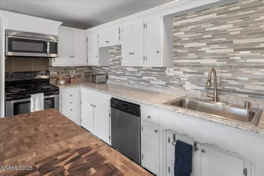 1625 Tyler, Sparks, Nevada 89431, 4 Bedrooms Bedrooms, ,3 BathroomsBathrooms,Residential,Residential,Tyler,250053676