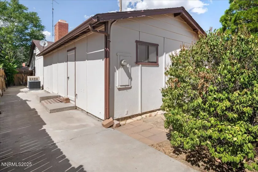 1625 Tyler, Sparks, Nevada 89431, 4 Bedrooms Bedrooms, ,3 BathroomsBathrooms,Residential,Residential,Tyler,250053676