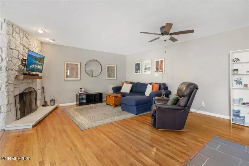 1625 Tyler, Sparks, Nevada 89431, 4 Bedrooms Bedrooms, ,3 BathroomsBathrooms,Residential,Residential,Tyler,250053676