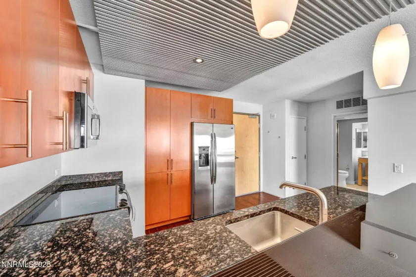 255 Sierra, Reno, Nevada 89501, 1 Bedroom Bedrooms, ,1 BathroomBathrooms,Residential,Residential,Sierra,250053677