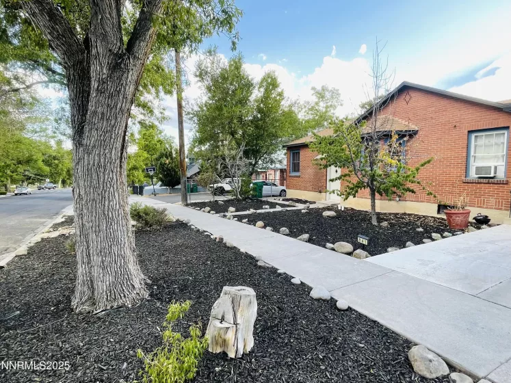 841 Washington, Reno, Nevada 89503, ,Residential Income,Residential,Washington,250053681