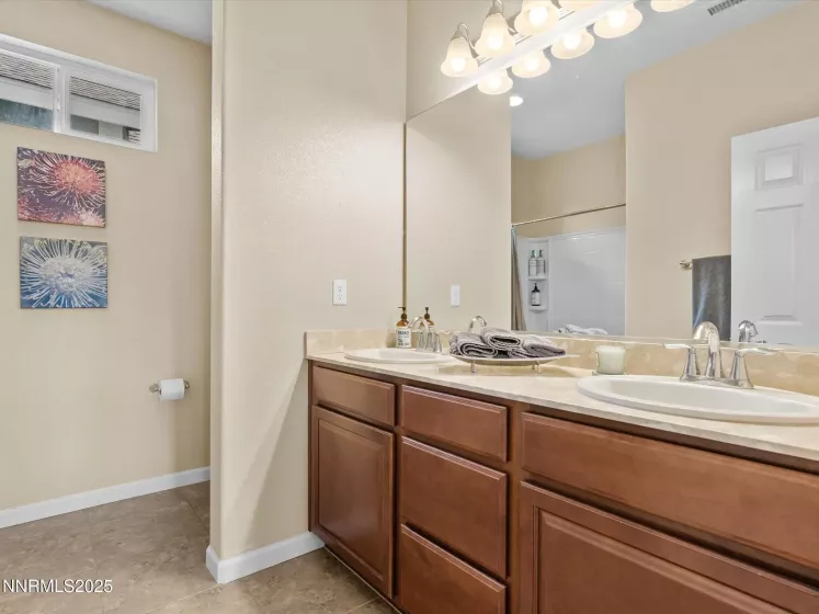 250 Brooksby, Reno, Nevada 89509, 3 Bedrooms Bedrooms, ,3 BathroomsBathrooms,Residential,Residential,Brooksby,250053684