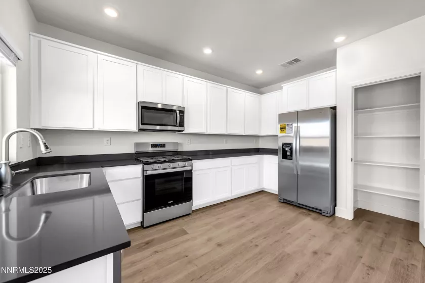 1766 Amazonite, Sparks, Nevada 89436, 3 Bedrooms Bedrooms, ,3 BathroomsBathrooms,Residential,Residential,Amazonite,250053687