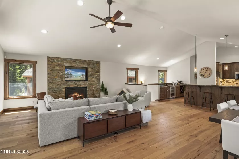760 Rosewood, Incline Village, Nevada 89451, 4 Bedrooms Bedrooms, ,4 BathroomsBathrooms,Residential,Residential,Rosewood,250053692