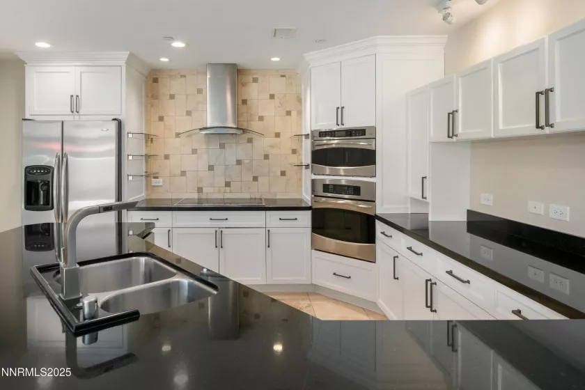 50 Sierra, Reno, Nevada 89501, 2 Bedrooms Bedrooms, ,2 BathroomsBathrooms,Residential,Residential,Sierra,250053694