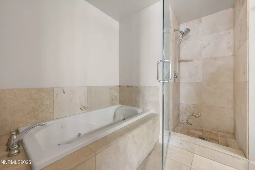 50 Sierra, Reno, Nevada 89501, 2 Bedrooms Bedrooms, ,2 BathroomsBathrooms,Residential,Residential,Sierra,250053694