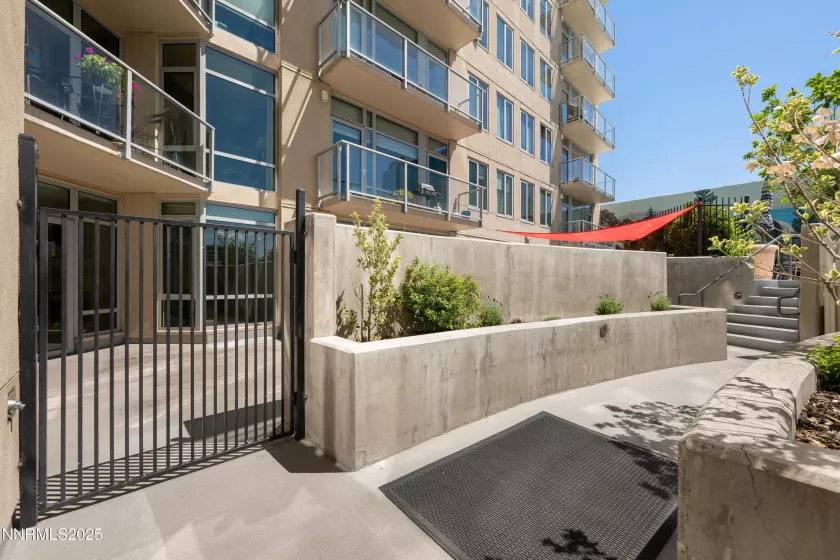 50 Sierra, Reno, Nevada 89501, 2 Bedrooms Bedrooms, ,2 BathroomsBathrooms,Residential,Residential,Sierra,250053694