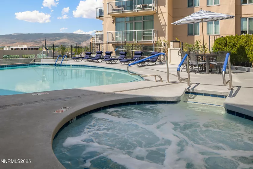 50 Sierra, Reno, Nevada 89501, 2 Bedrooms Bedrooms, ,2 BathroomsBathrooms,Residential,Residential,Sierra,250053694