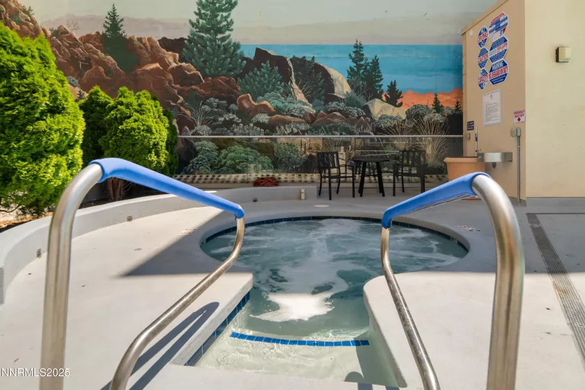 50 Sierra, Reno, Nevada 89501, 2 Bedrooms Bedrooms, ,2 BathroomsBathrooms,Residential,Residential,Sierra,250053694
