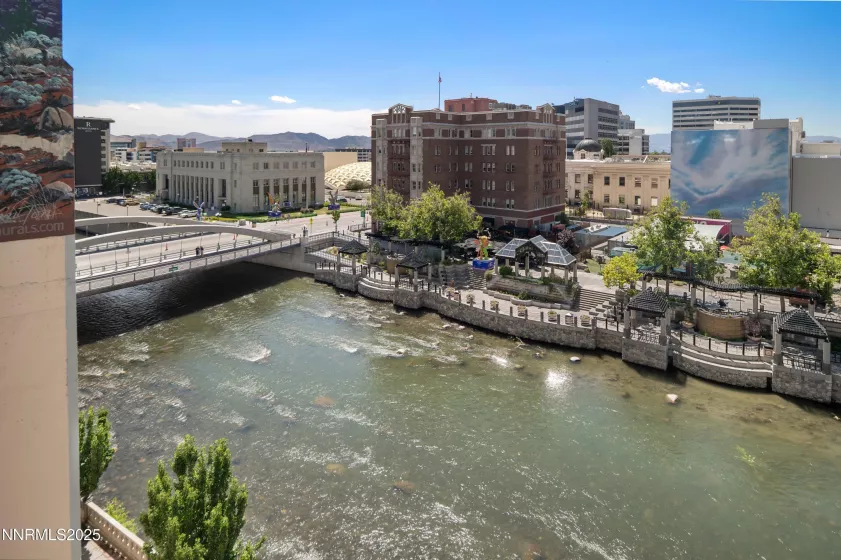50 Sierra, Reno, Nevada 89501, 2 Bedrooms Bedrooms, ,2 BathroomsBathrooms,Residential,Residential,Sierra,250053694