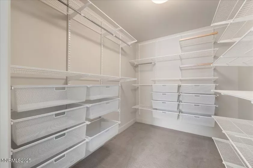 50 Sierra, Reno, Nevada 89501, 2 Bedrooms Bedrooms, ,2 BathroomsBathrooms,Residential,Residential,Sierra,250053694