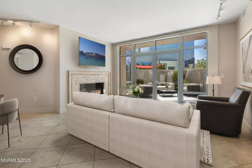 50 Sierra, Reno, Nevada 89501, 2 Bedrooms Bedrooms, ,2 BathroomsBathrooms,Residential,Residential,Sierra,250053694