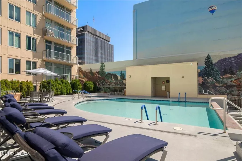 50 Sierra, Reno, Nevada 89501, 2 Bedrooms Bedrooms, ,2 BathroomsBathrooms,Residential,Residential,Sierra,250053694