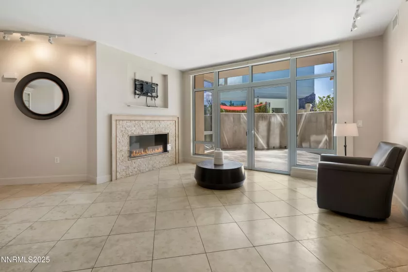 50 Sierra, Reno, Nevada 89501, 2 Bedrooms Bedrooms, ,2 BathroomsBathrooms,Residential,Residential,Sierra,250053694