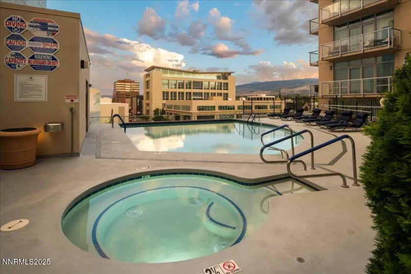 50 Sierra, Reno, Nevada 89501, 2 Bedrooms Bedrooms, ,2 BathroomsBathrooms,Residential,Residential,Sierra,250053694