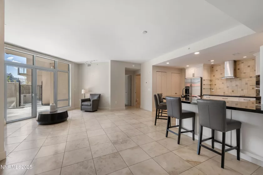 50 Sierra, Reno, Nevada 89501, 2 Bedrooms Bedrooms, ,2 BathroomsBathrooms,Residential,Residential,Sierra,250053694