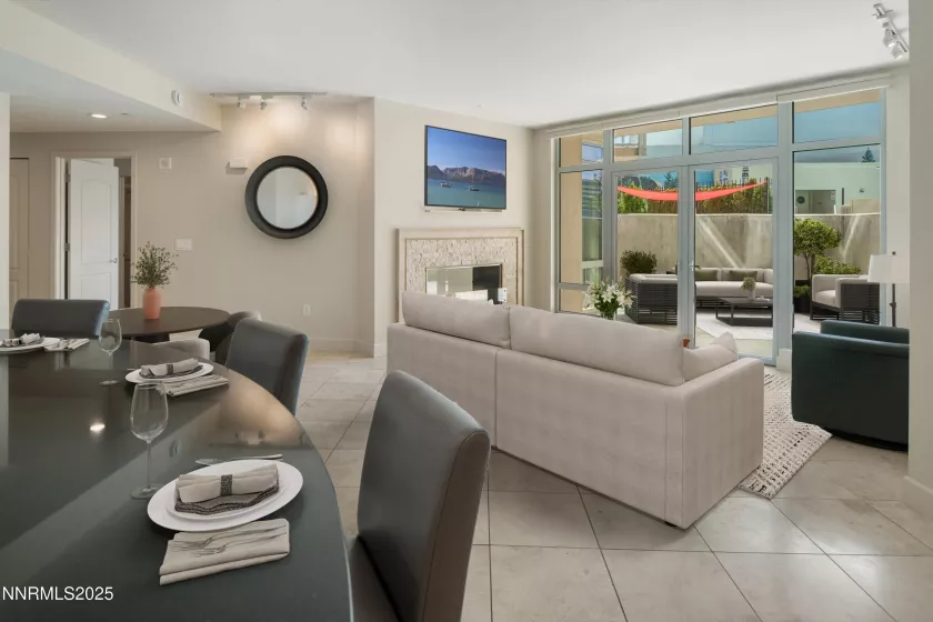 50 Sierra, Reno, Nevada 89501, 2 Bedrooms Bedrooms, ,2 BathroomsBathrooms,Residential,Residential,Sierra,250053694