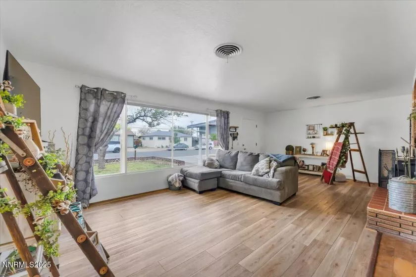 445 Bailey, Fallon, Nevada 89406, 4 Bedrooms Bedrooms, ,2 BathroomsBathrooms,Residential,Residential,Bailey,250053726