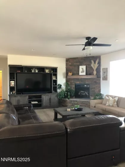 660 Mustang, Gardnerville, Nevada 89410, 3 Bedrooms Bedrooms, ,2 BathroomsBathrooms,Residential,Residential,Mustang,250053727