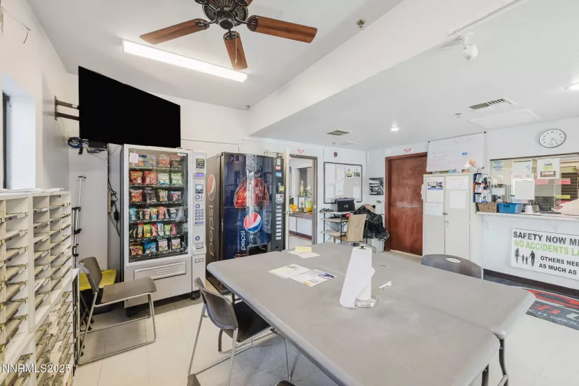 4105 Idaho, Elko, Nevada 89801, ,Commercial Sale,Residential,Idaho,250053729