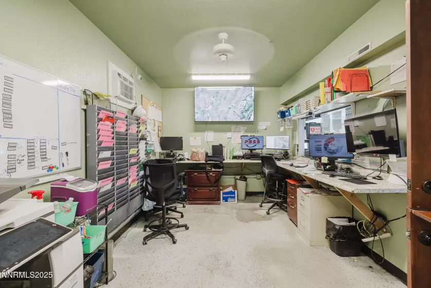 4105 Idaho, Elko, Nevada 89801, ,Commercial Sale,Residential,Idaho,250053729