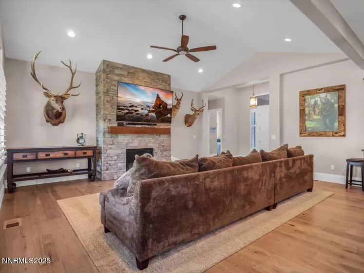 3612 Red Leaf, Carson City, Nevada 89703, 4 Bedrooms Bedrooms, ,3 BathroomsBathrooms,Residential,Residential,Red Leaf,250053742