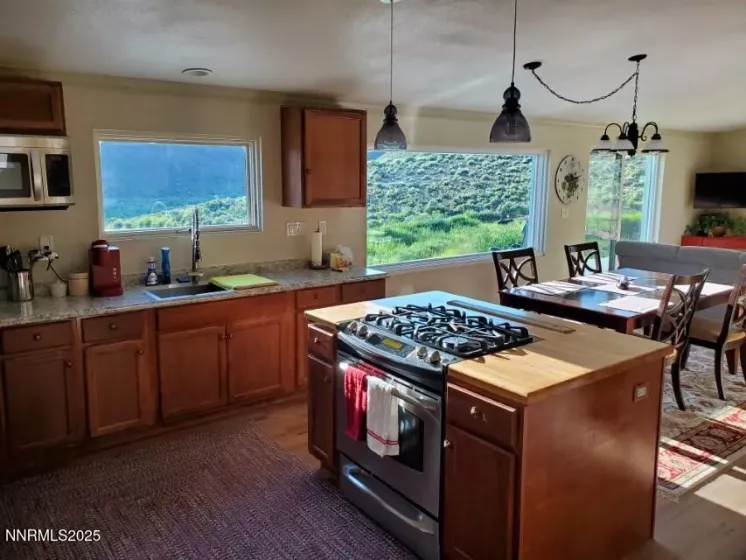 nice kitchen with room to work and entertain
