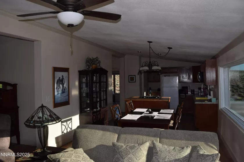 looking towards kitchen