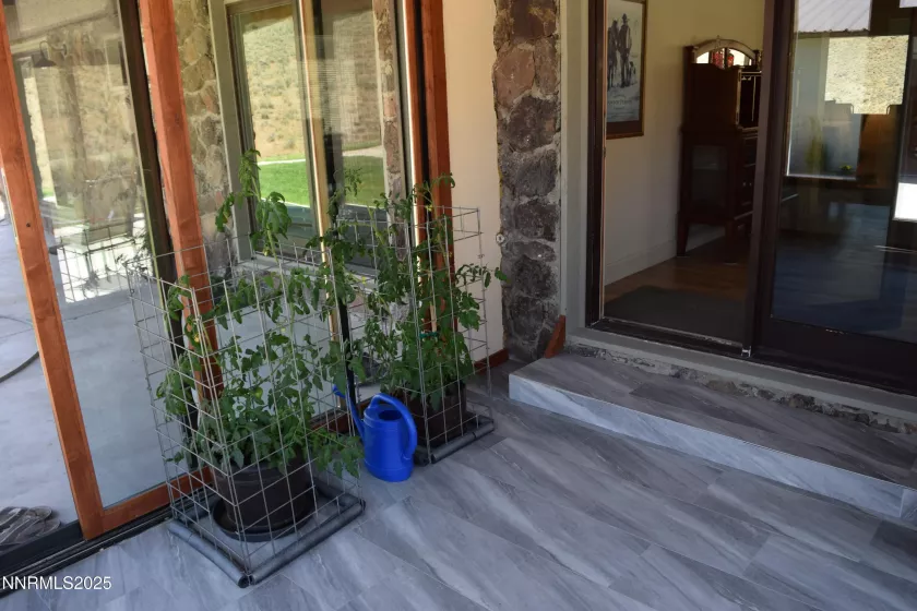 sunroom/entry