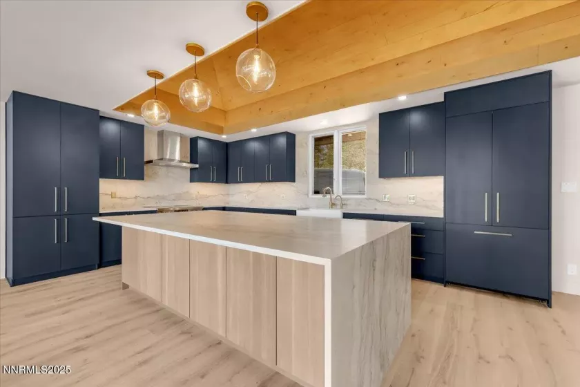center island/kitchen