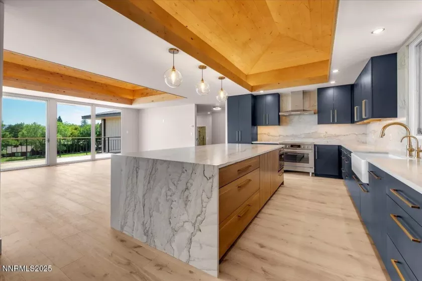 center island/kitchen