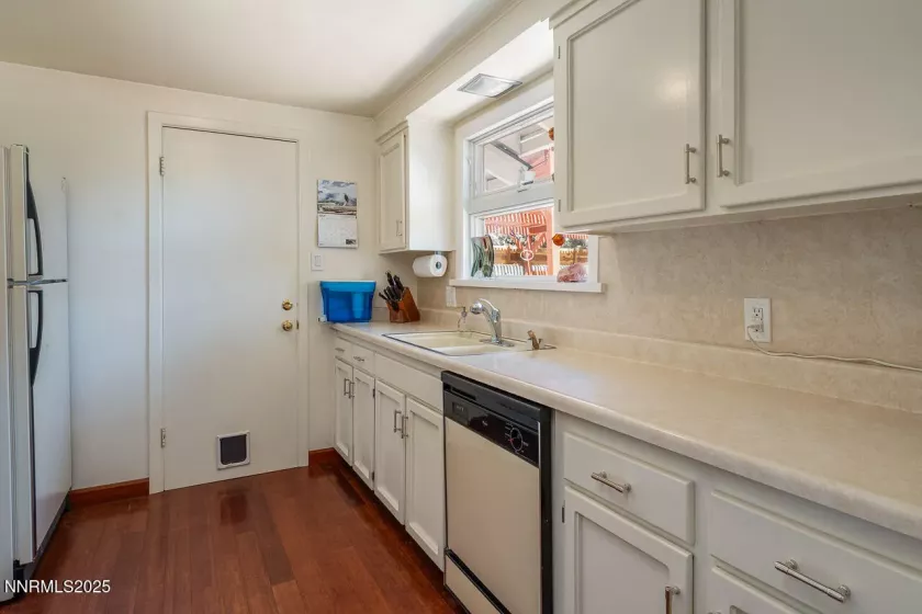 706 Hillcrest, Carson City, Nevada 89703, 3 Bedrooms Bedrooms, ,2 BathroomsBathrooms,Residential,Residential,Hillcrest,250053756