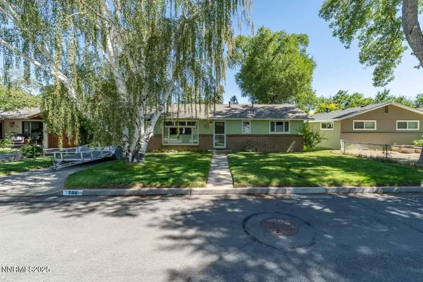 706 Hillcrest, Carson City, Nevada 89703, 3 Bedrooms Bedrooms, ,2 BathroomsBathrooms,Residential,Residential,Hillcrest,250053756