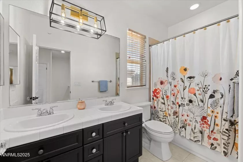 2397 Madrid, Sparks, Nevada 89436, 5 Bedrooms Bedrooms, ,3 BathroomsBathrooms,Residential,Residential,Madrid,250053763