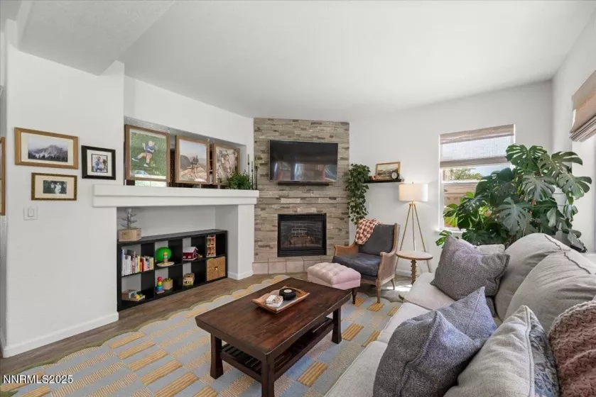 2397 Madrid, Sparks, Nevada 89436, 5 Bedrooms Bedrooms, ,3 BathroomsBathrooms,Residential,Residential,Madrid,250053763
